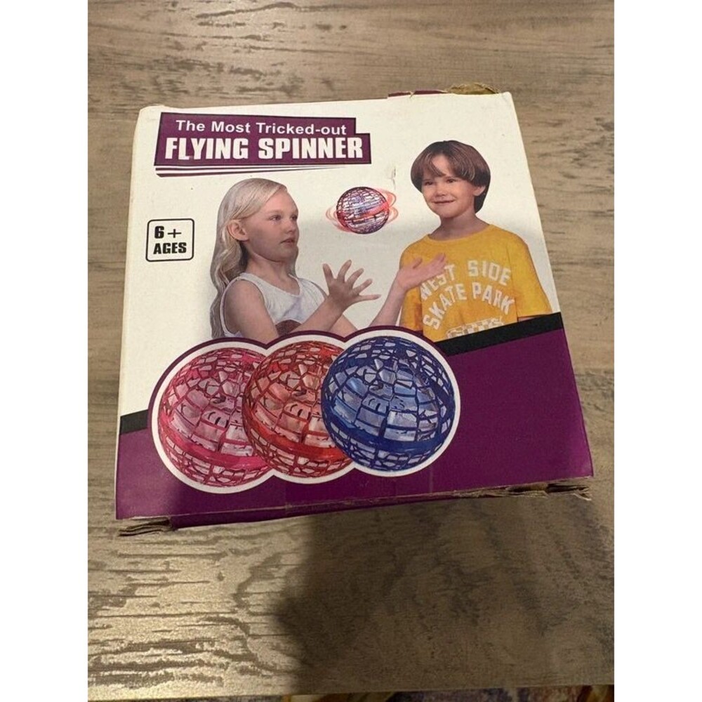 Flynova Pro Flying Spinner / Boomerang Flying Ball with RGB lights.
